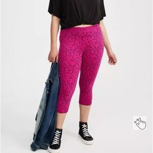 Torrid Pink Pedal Pusher Pocket Capri Leggings Size 3